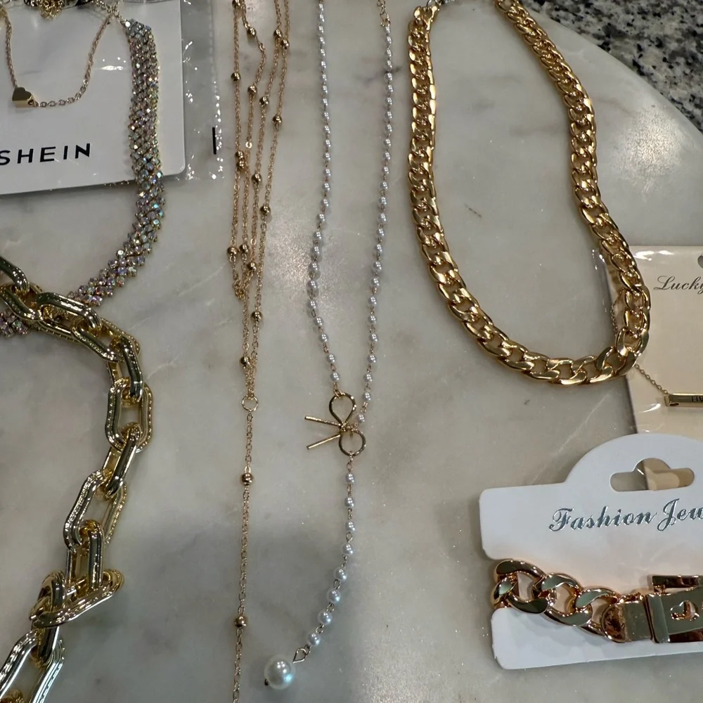 8 Piece Costume Jewelry Bundle NEW - Picture 5 of 10